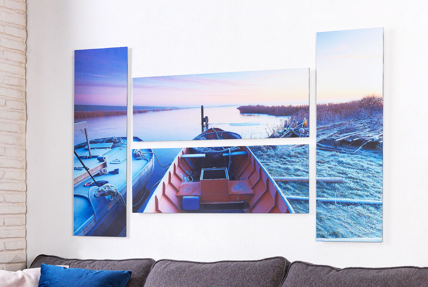 Kreatives Wandbild mit drei Teilen, das ein Boot auf einem ruhigen Wasserweg bei Sonnenaufgang zeigt