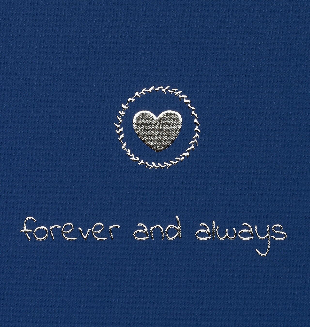 Blaues Stoffcover mit Herz und Schriftzug "forever and always"