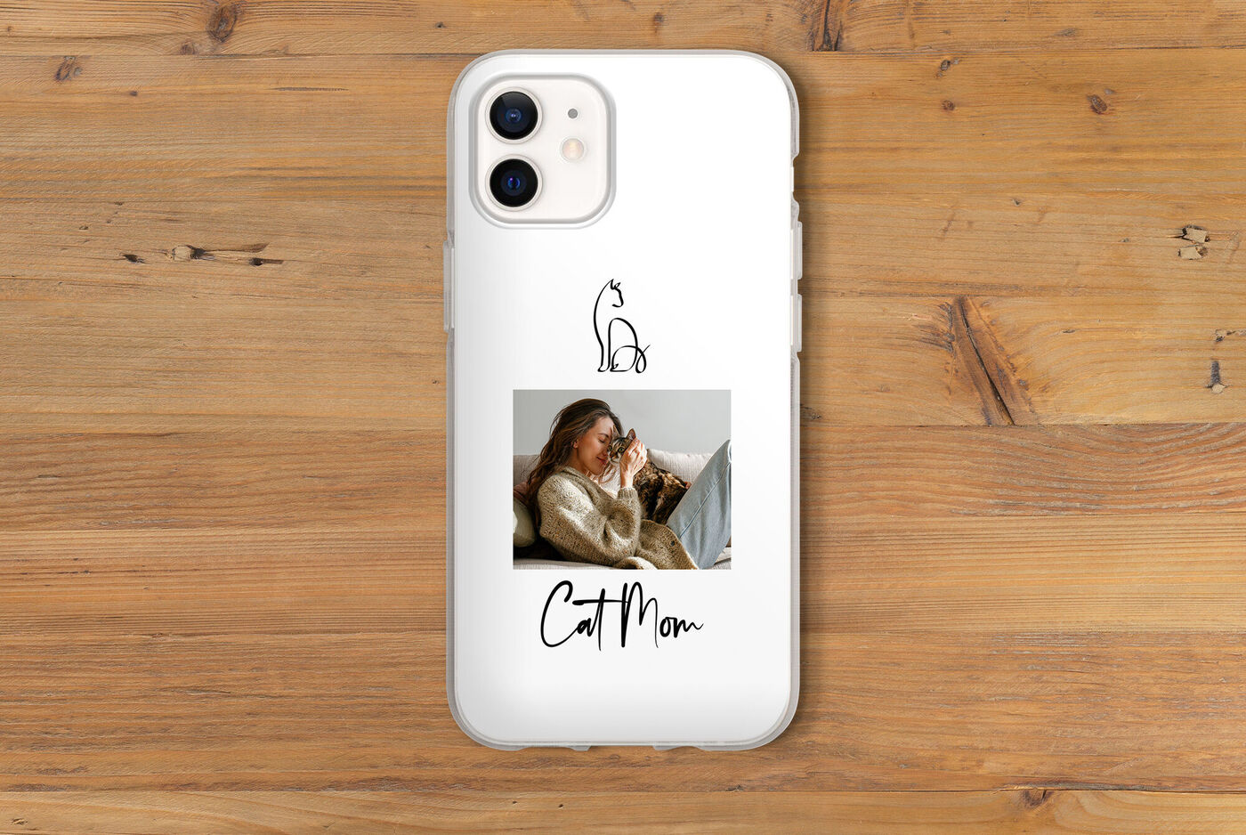Hülle für ein Smartphone mit einem liebevollen Foto und dem Schriftzug 'Cat Mom'
