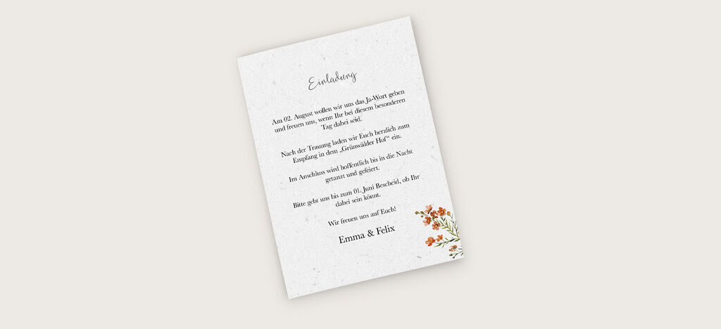 Hochzeits Einladung mit Blumenmotiv in sanften Farben.