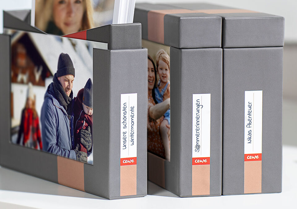 Drei stilvolle Boxen für unsere Lieblingsmomente auf einem Tisch