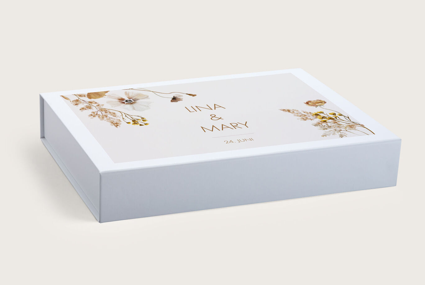 Elegante Geschenkbox für Lina und Mary mit floralen Motiven