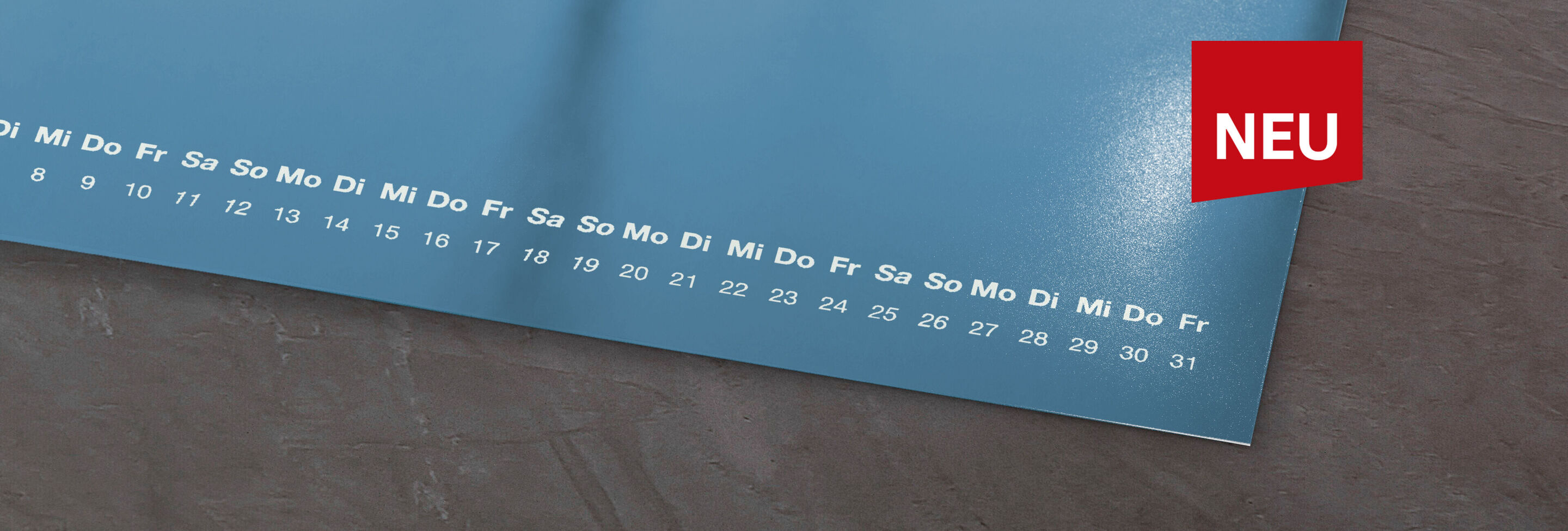 Kalenderblätter mit Wochentagen und Daten im modernen Design von CEWE Fotokalender