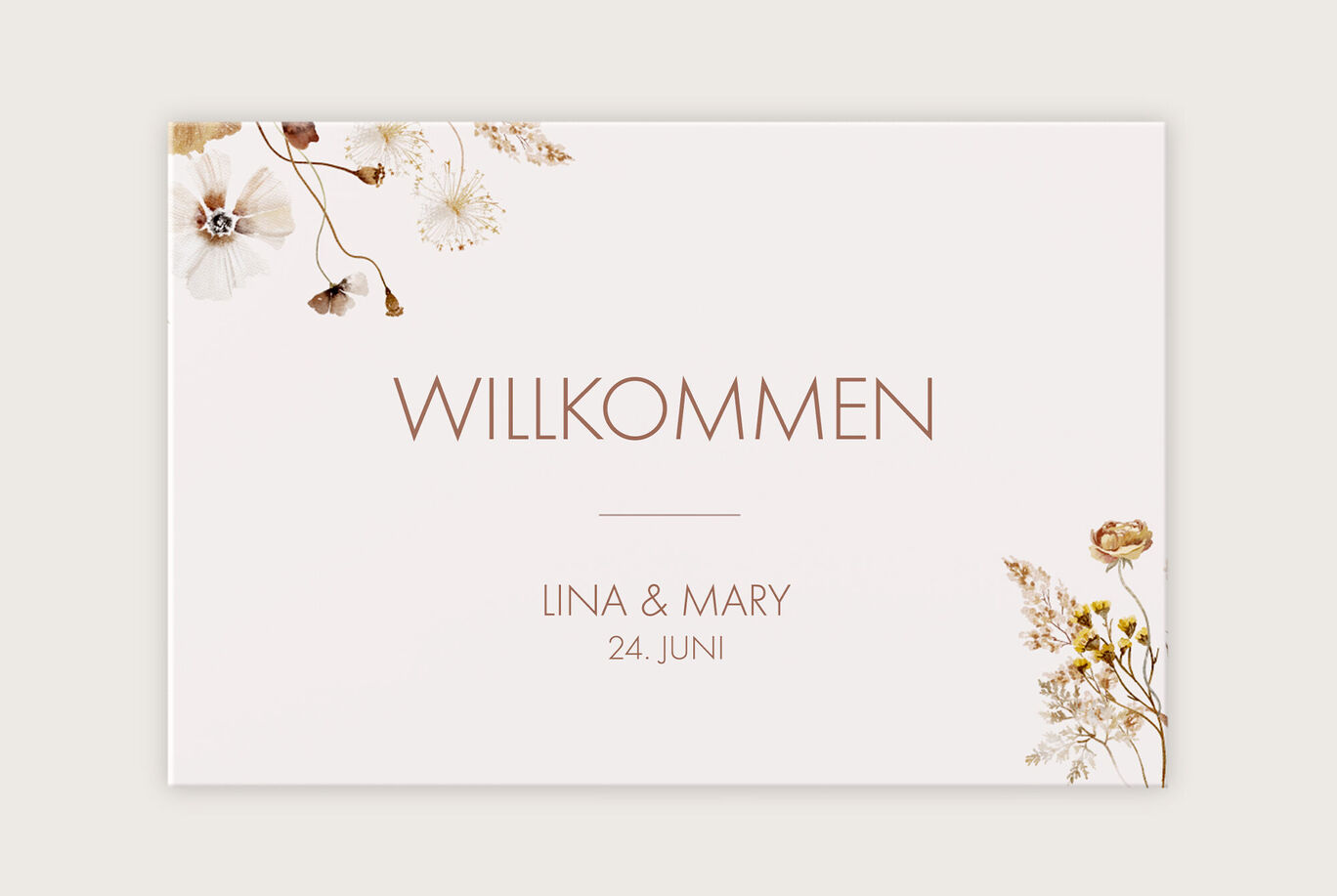 Ein herzliches Willkommen für Lina und Mary mit zarten floralen Designs.
