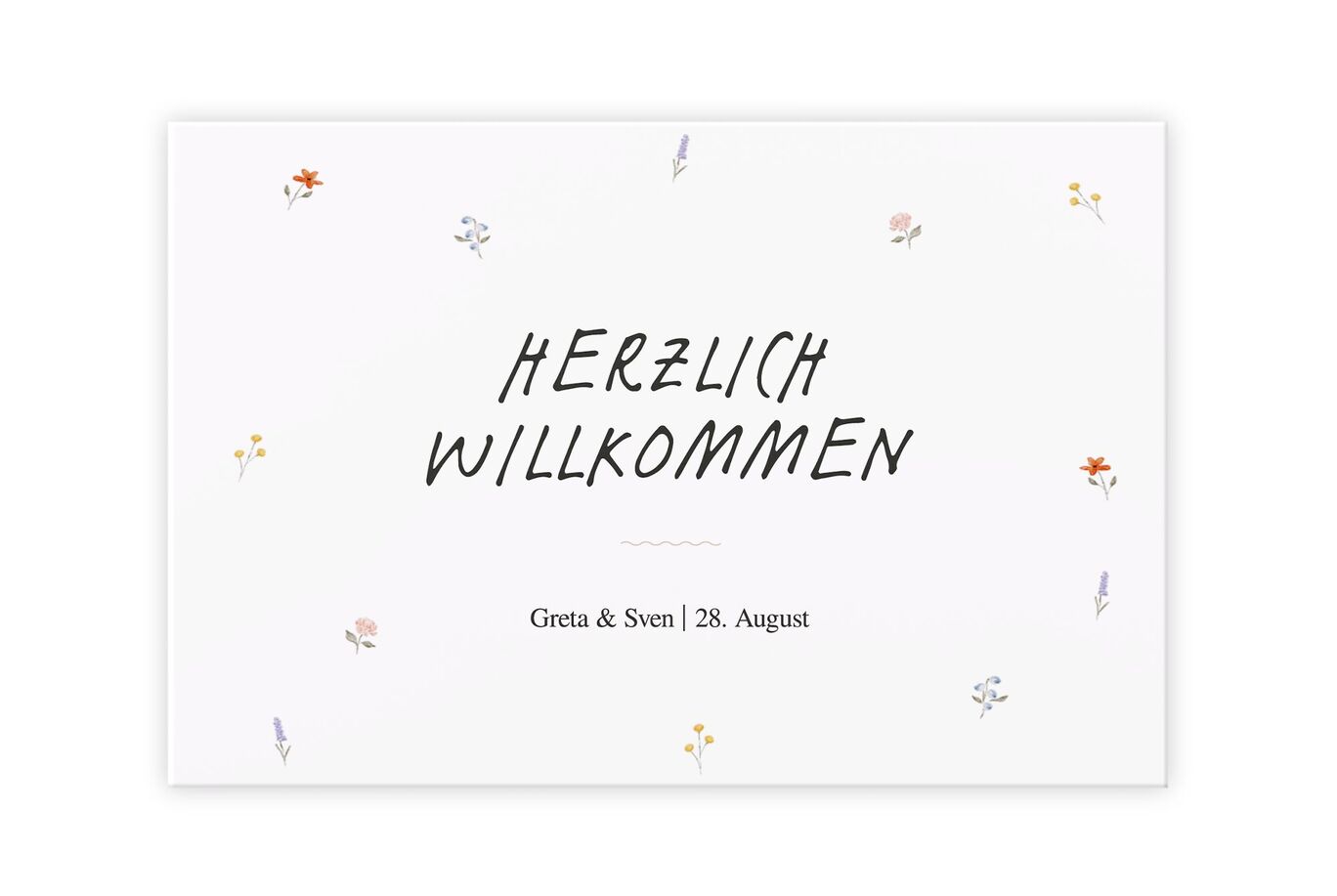 CEWE Grußkarte mit Schrift Herzlich Willkommen und kleinen bunten Blumen