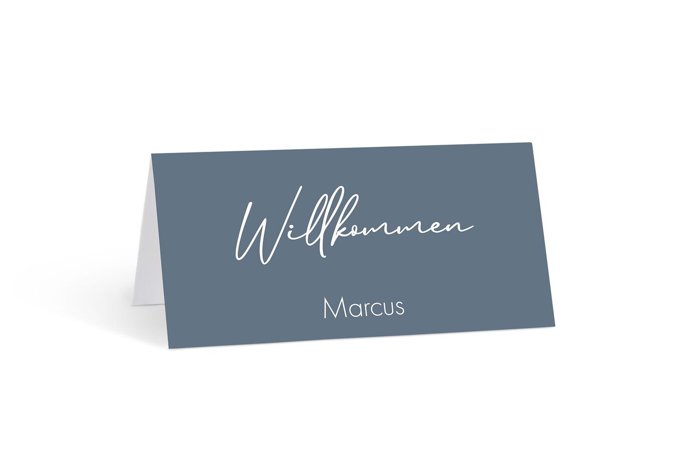 CEWE Tischkarte in Blau mit Schrift Willkommen und Name Marcus
