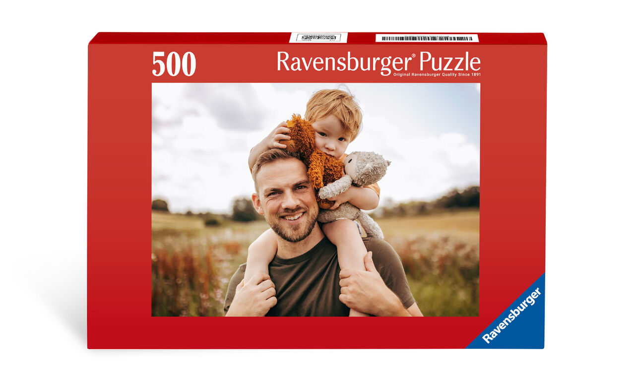 Ein Ravensburger Puzzle mit 500 Teilen, das eine wundervolle Szene zeigt. Ein Erwachsener trägt ein Kind auf den Schultern, umgeben von Natur und blühendem Gras. Perfekt für gemeinsame Momente der Freude.