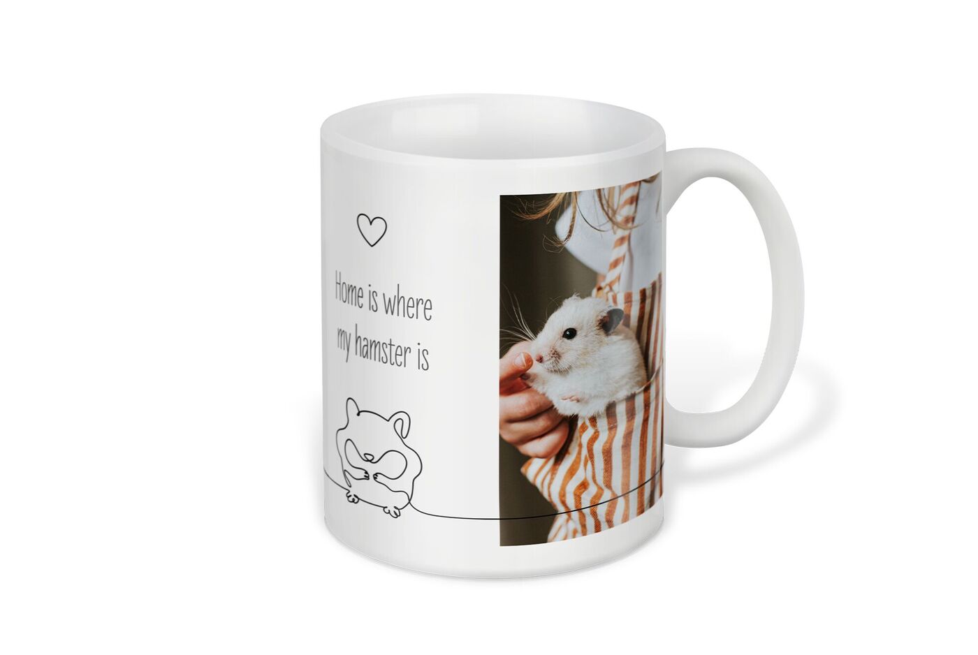 Weiße Fototasse mit Foto eines Hamsters, Herzsymbol, Hamster-Illustration und Spruch „Home is where my hamster is".