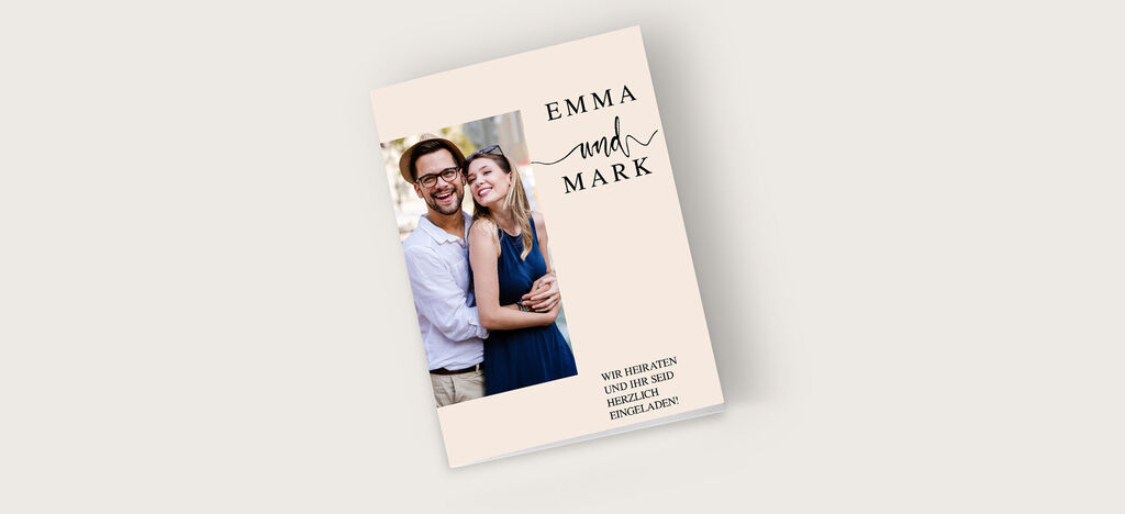 Hochzeitsgrußkarte in sanften Farben mit liebevollem Design und Namen Emma und Mark