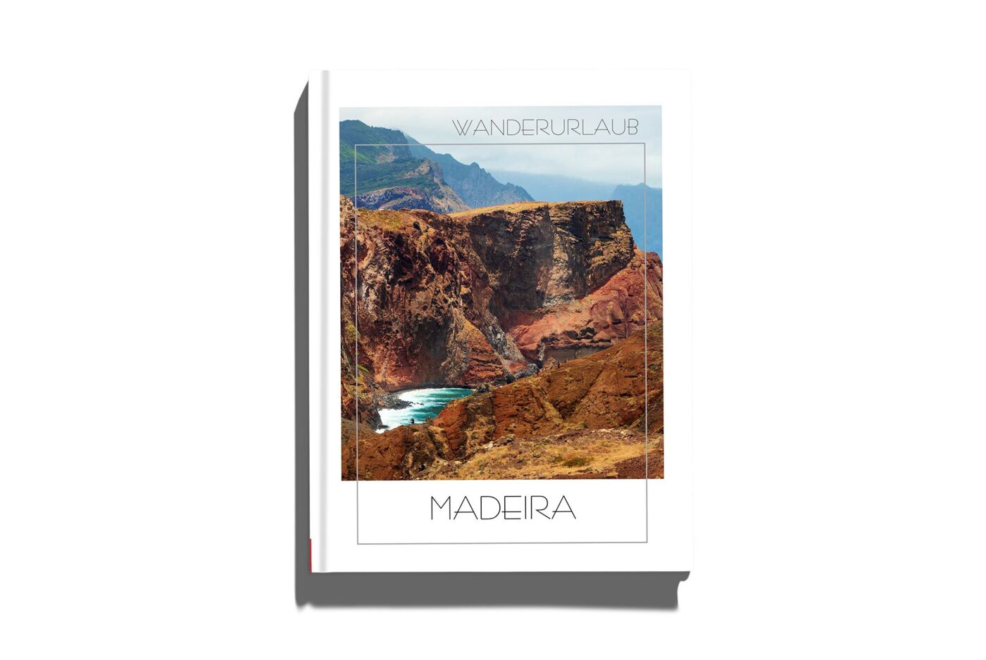 Cover eines CEWE FOTOBUCHS mit beeindruckender Küstenlandschaft auf Madeira.