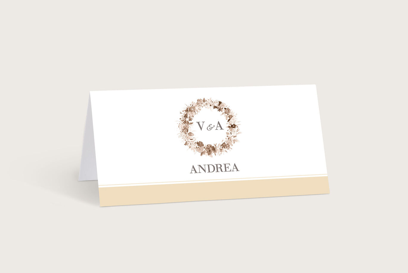 Elegante Tischkarte mit floralem Design und dem Namen Andrea