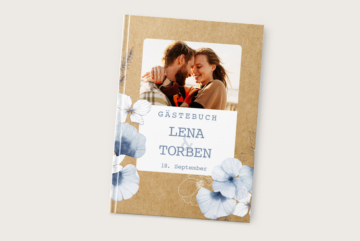 Ein schön gestaltetes Gästebuch mit floralen Motiven