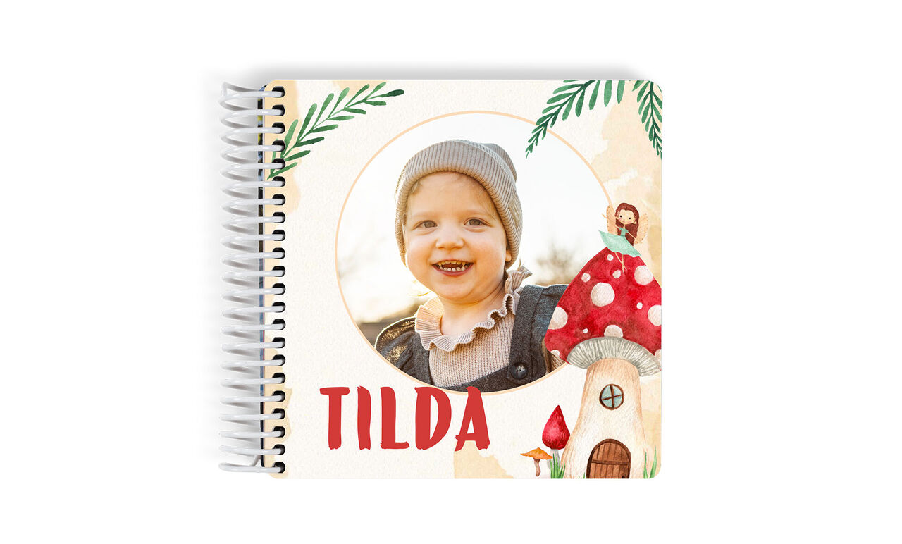CEWE FOTOBUCH mit Spiralbindung, Kinderfoto und Name Tilda auf dem Cover