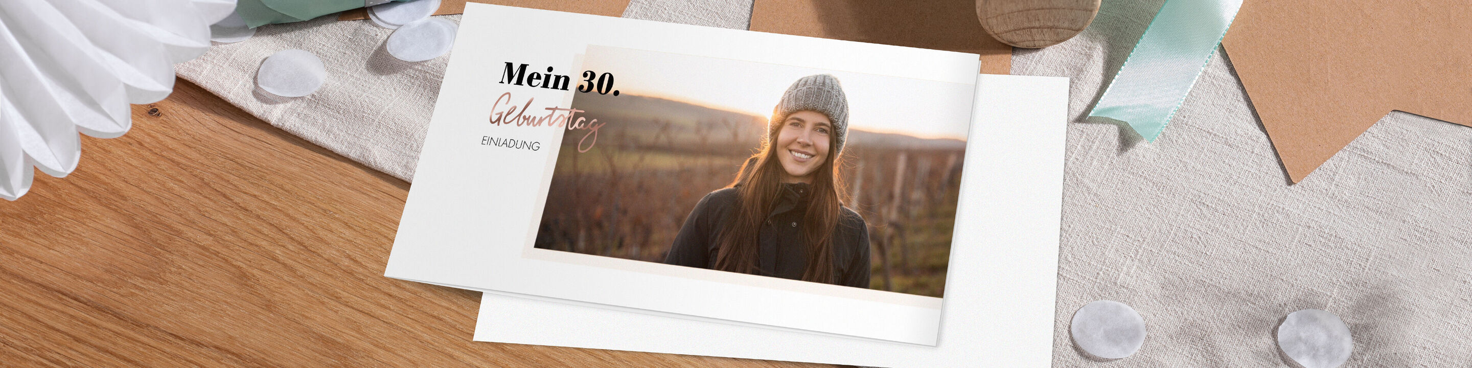 Grußkarte mit dem Titel 'Mein 30.' auf holzigem Untergrund