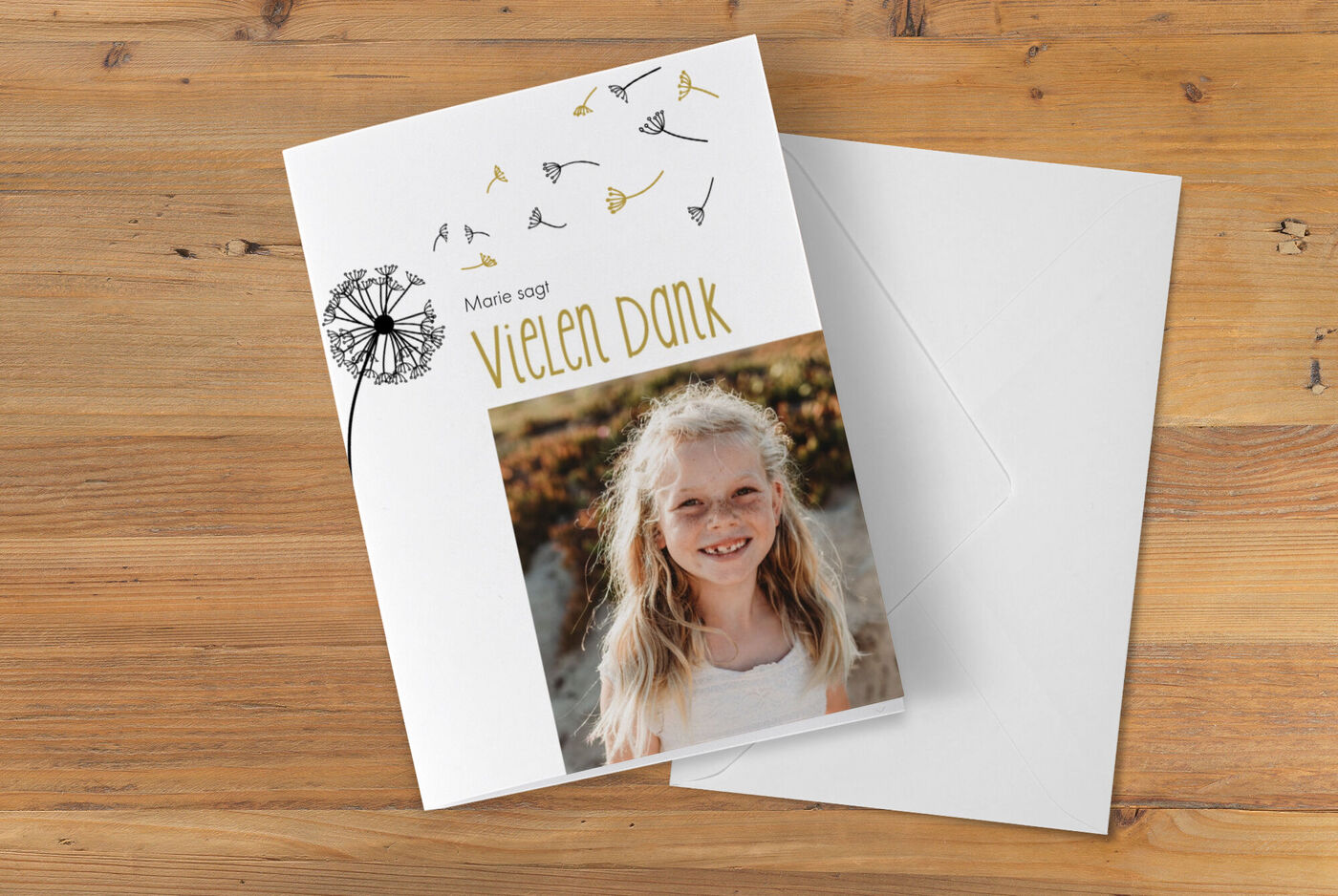 Eine herzliche Dankeskarte mit einem schönen Design und einem persönlichen Foto darin