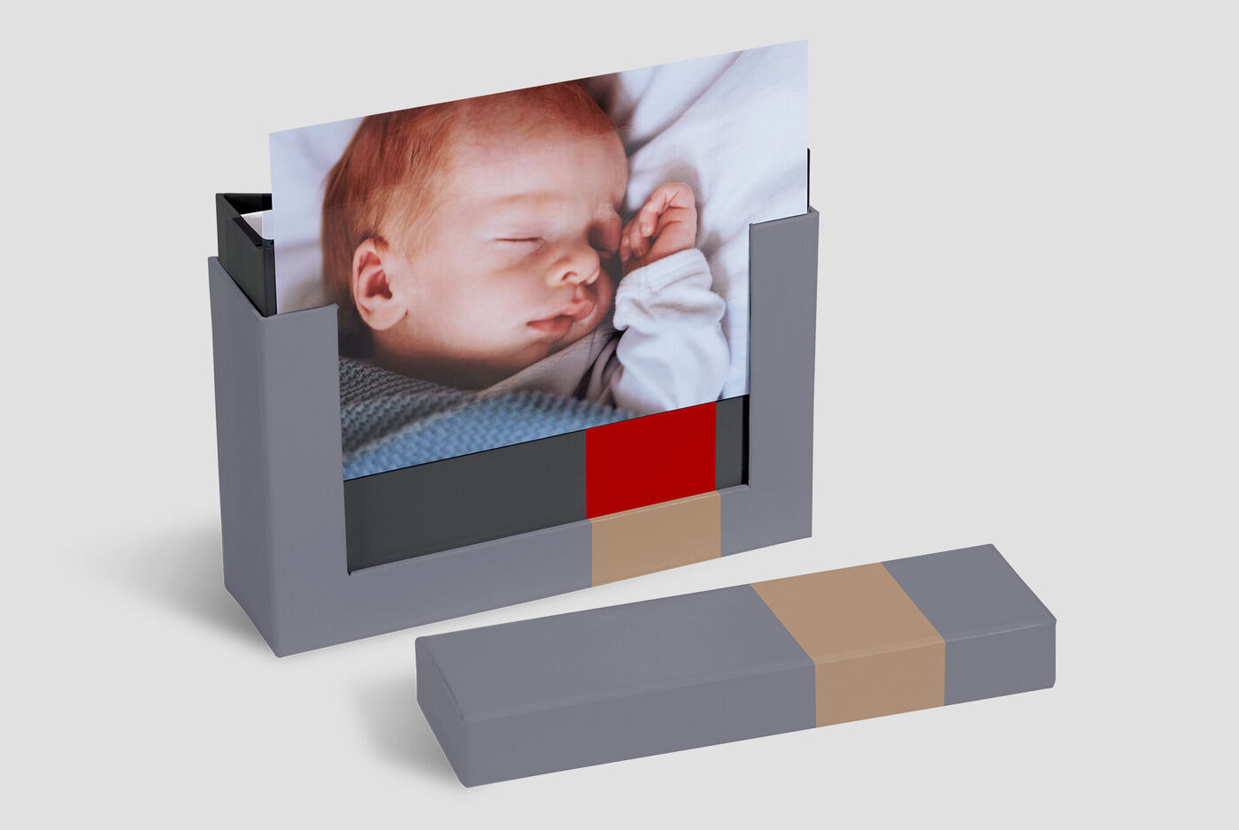 Ein kreatives Set mit Fotokarten und einem besonderen Schnappschuss, liebevoll präsentiert.