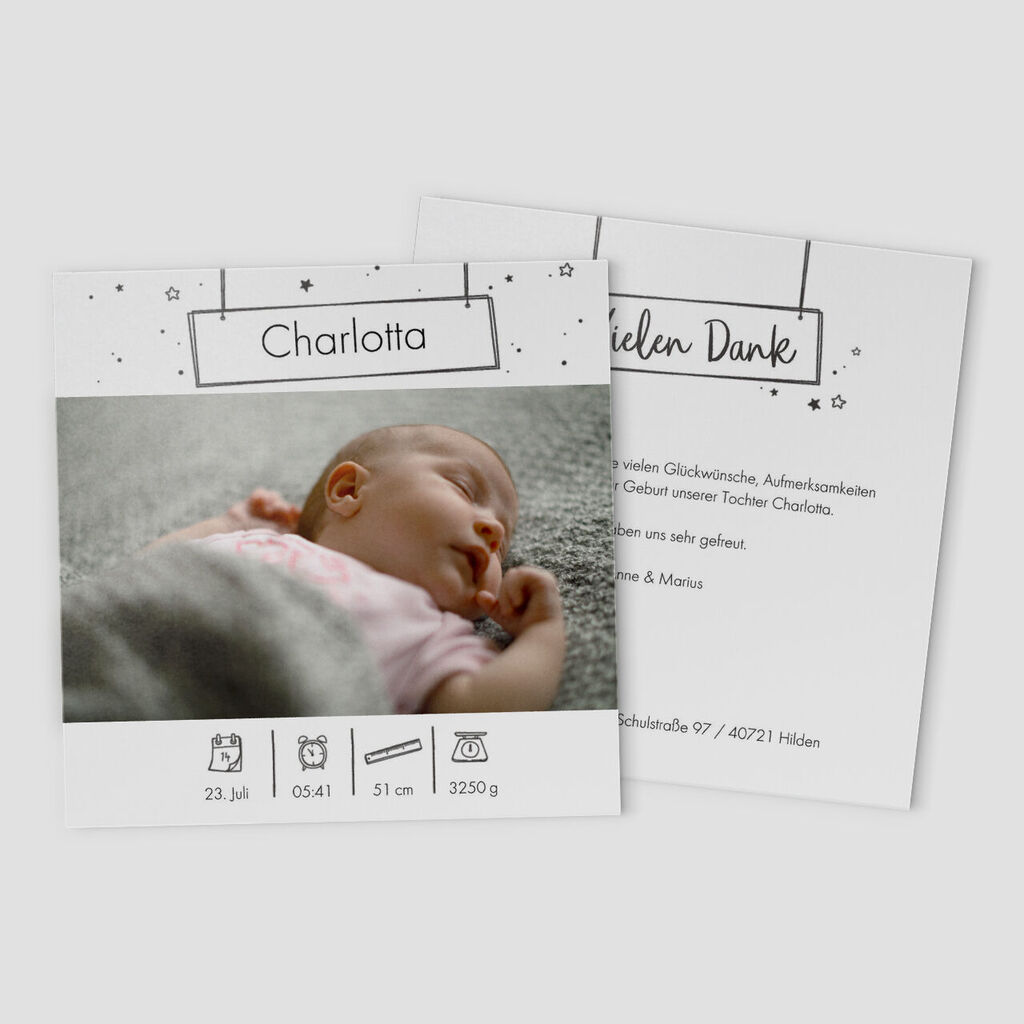 Ein individuelles Dankeskarten-Design zur Geburt von Charlotta mit süßen Symbolen.
