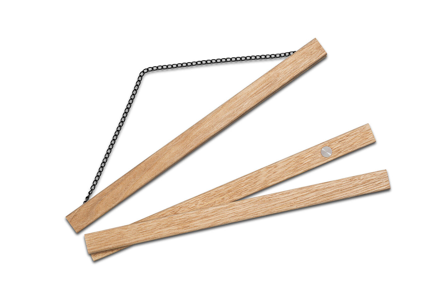Drei aufeinanderliegende Holzleisten mit einer Kette, die das flexible Design zeigt
