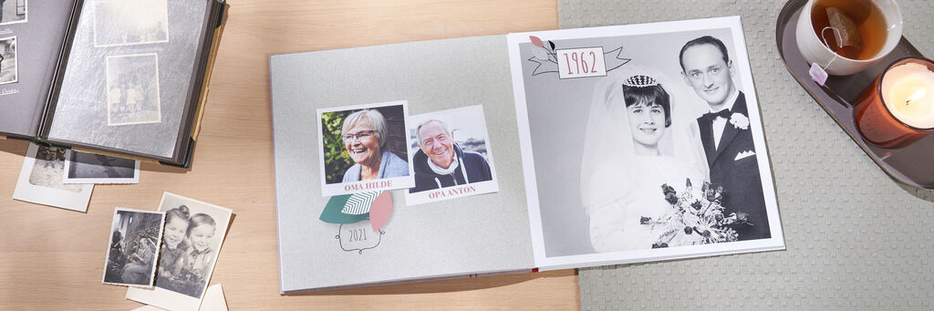 Zwei persönliche Bilder im CEWE FOTOBUCH, links ein Foto von einem älteren Paar und rechts ein Hochzeitsbild mit Blumen.