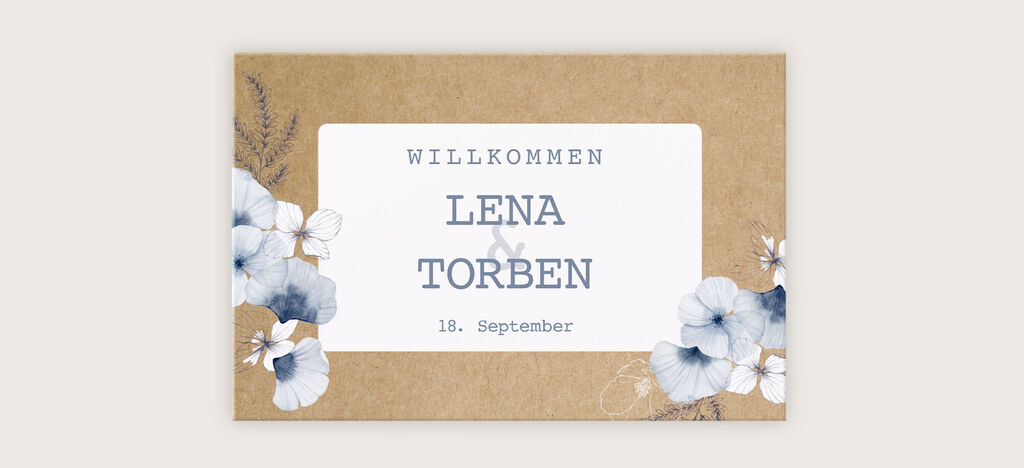 Einladungskarte zur Hochzeit von Lena und Torben mit floralen Elementen