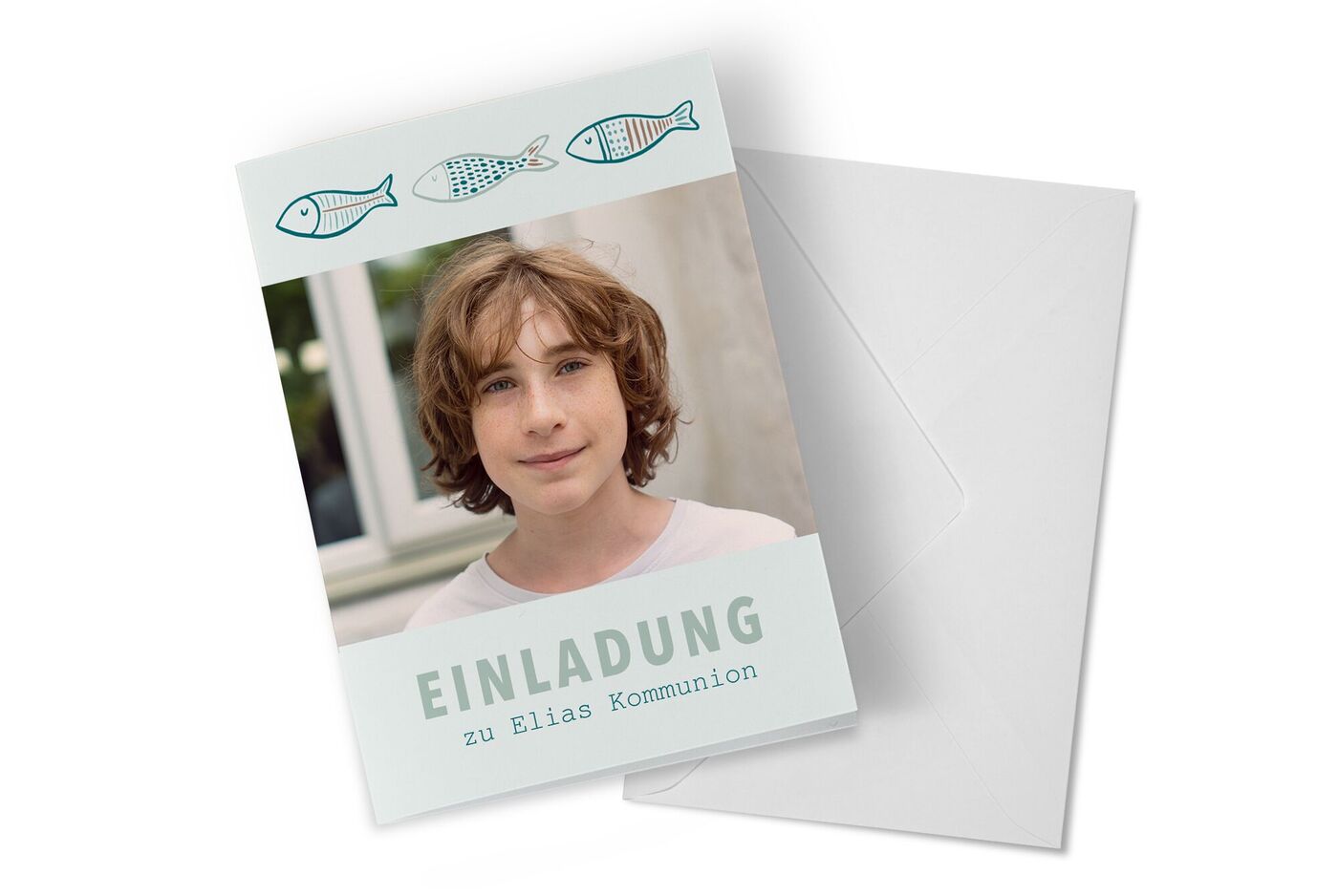 Einladungskarte zur Kommunion mit bunten Fischen und einem schönen Layout