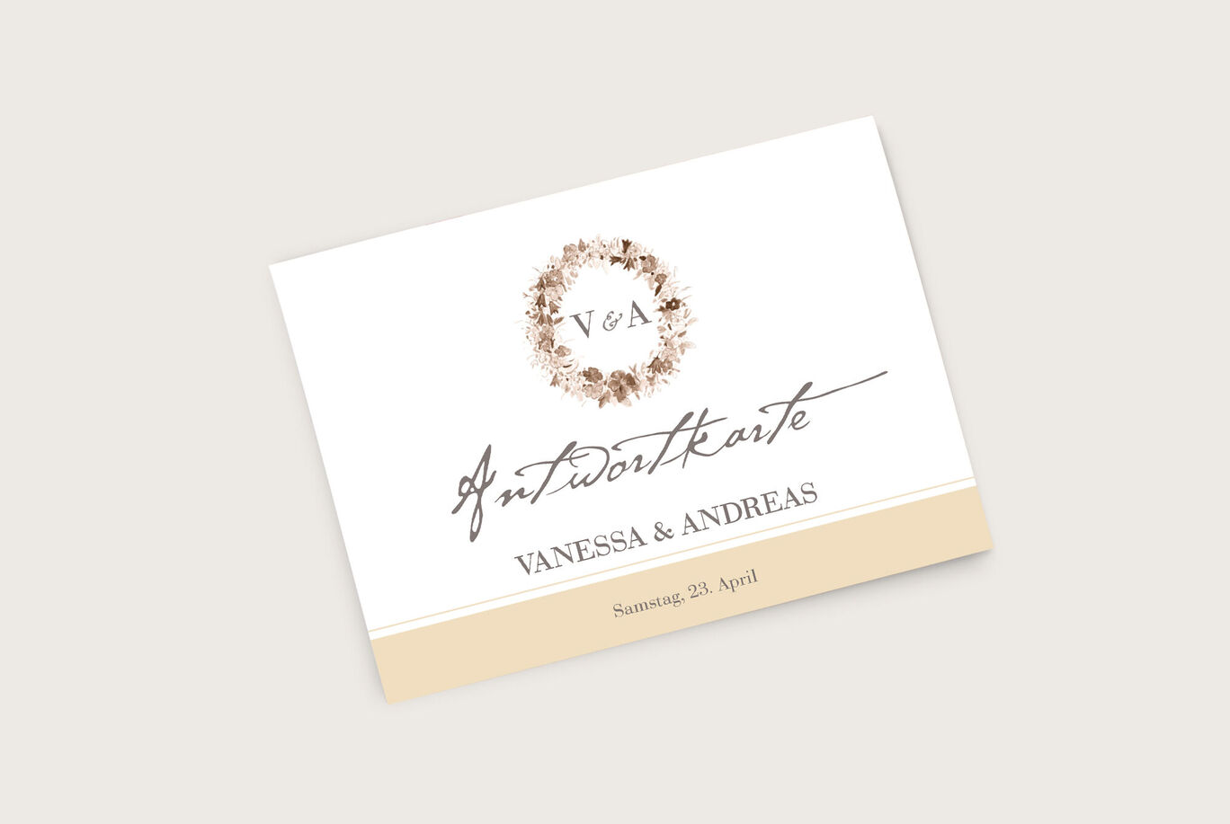 Elegante Antwortkarte für Vanessa und Andreas mit floralem Design